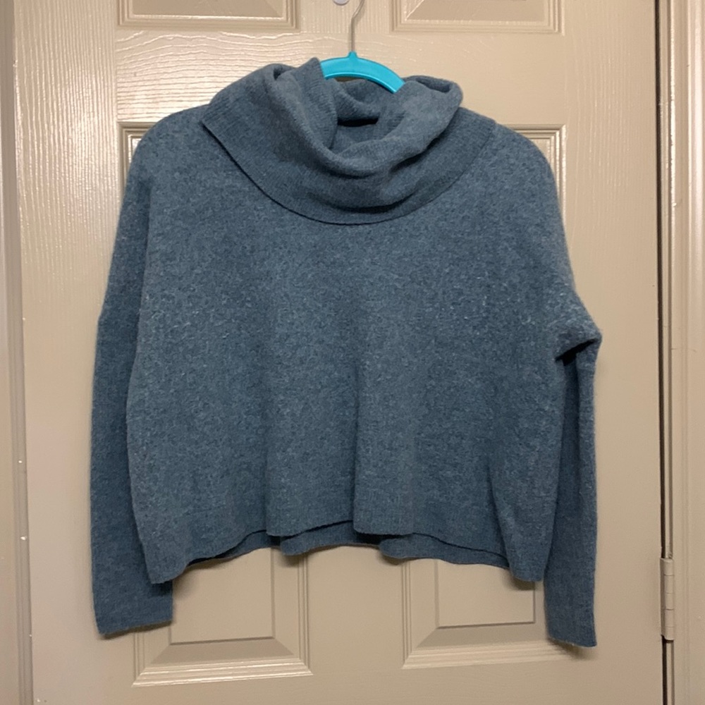 Cynthia Rowley Dusty Blue Merino Wool Cowl Neck Crop Sweater, size: L/XL, fit= m